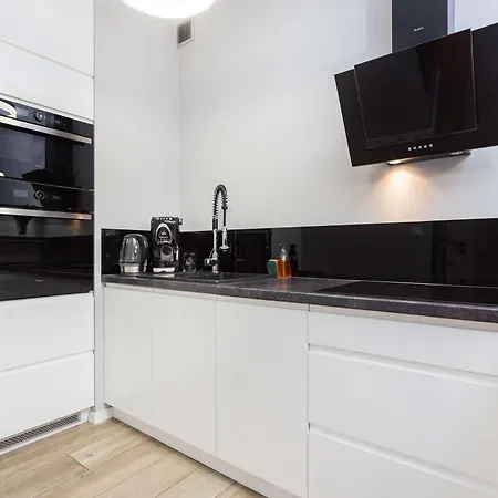 Nadwislanska With Air Conditioning Near Kazimierz By Renters Krakow