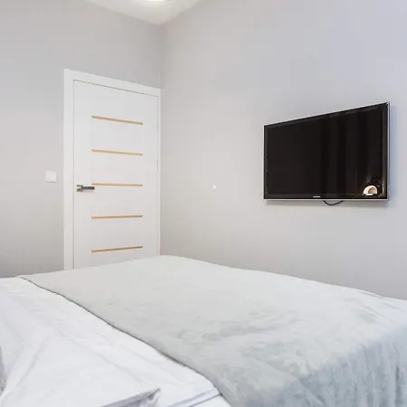 Apartment Nadwislanska With Air Conditioning Near Kazimierz By Renters *