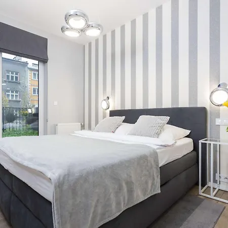 Nadwislanska With Air Conditioning Near Kazimierz By Renters * Krakow